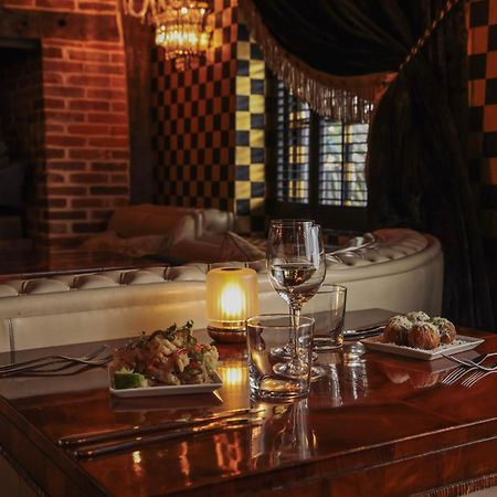 Hotel Crazy Bear Beaconsfield Zewnętrze zdjęcie