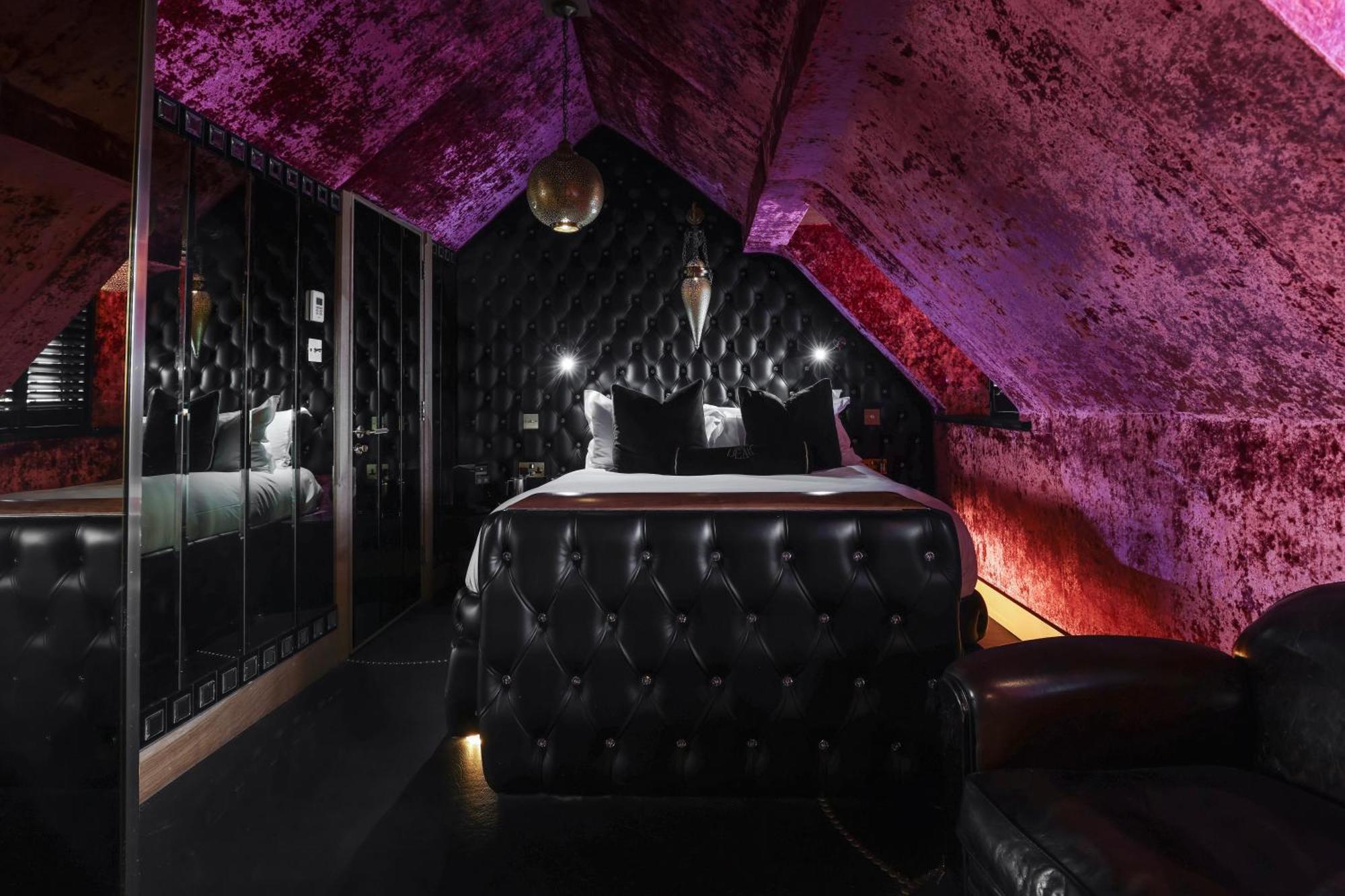 Hotel Crazy Bear Beaconsfield Zewnętrze zdjęcie