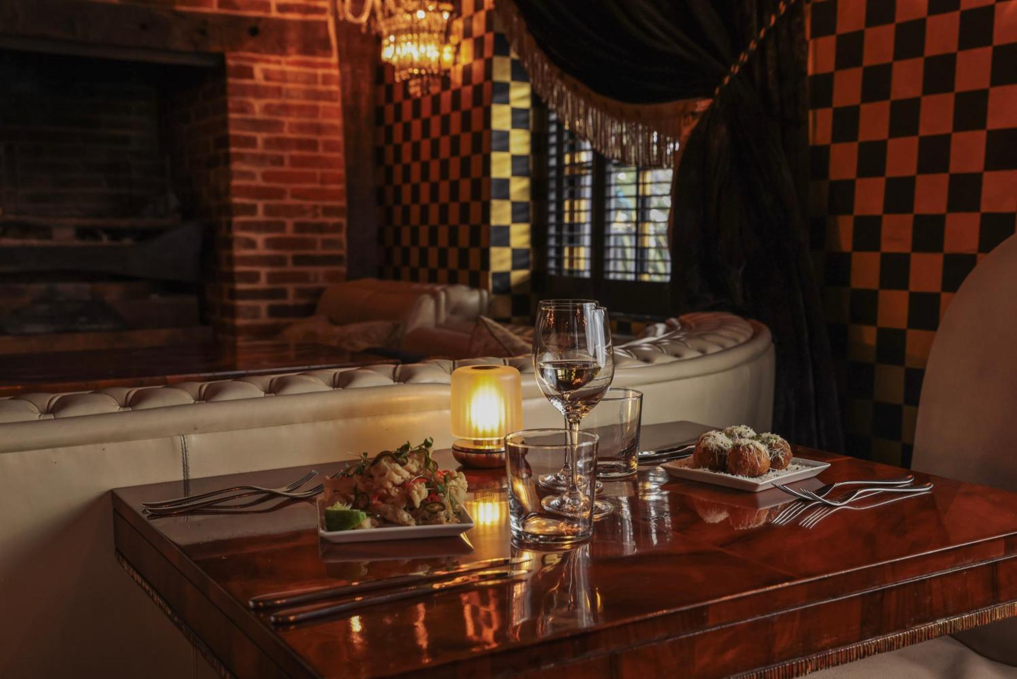 Hotel Crazy Bear Beaconsfield Zewnętrze zdjęcie